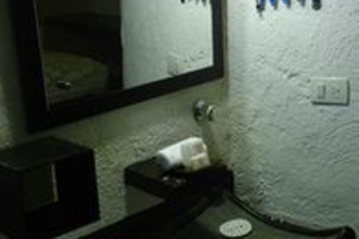 Room 3 of 20