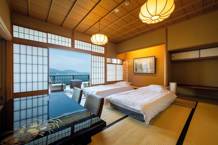 Room 25 of 100