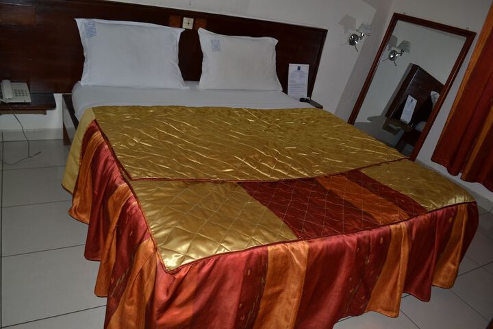 Room 3 of 6