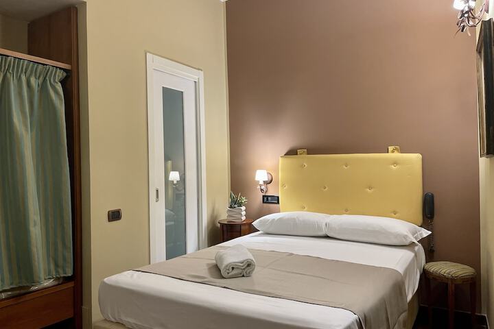 Room 4 of 29