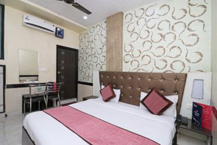 Room 15 of 25
