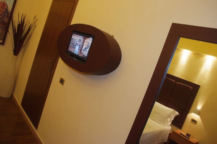 Room 6 of 21