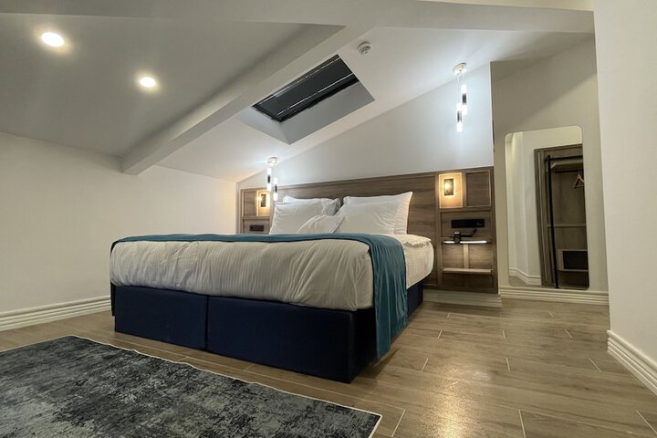 Room 34 of 127