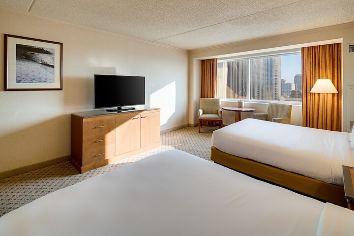 2 Queen Beds (17 of 23)