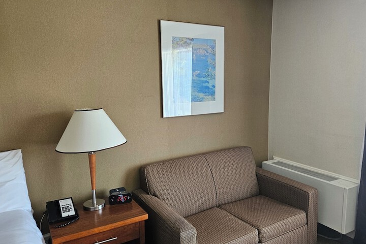 Room 13 of 24