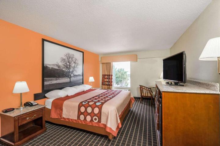 1 King Bed (6 of 6)