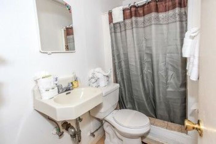 Room 2 of 15