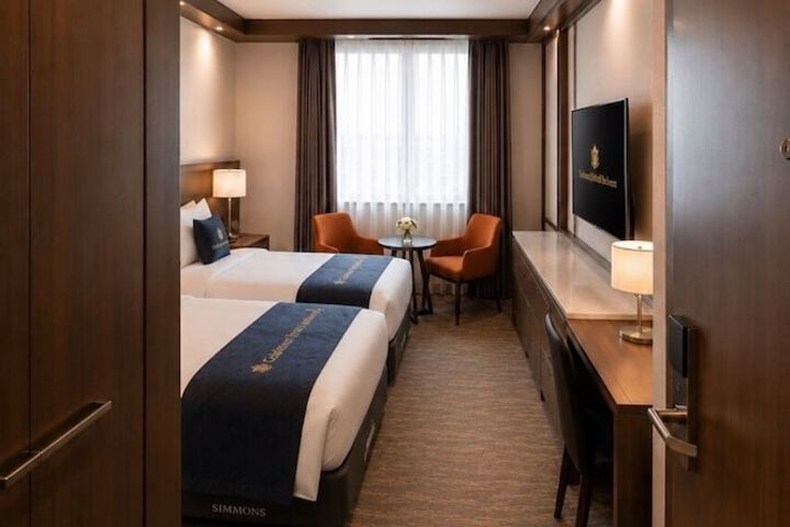 Room 9 of 39