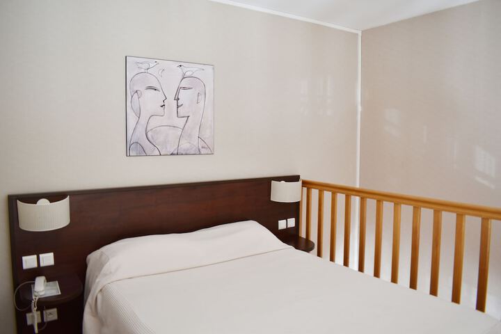 Room 13 of 31