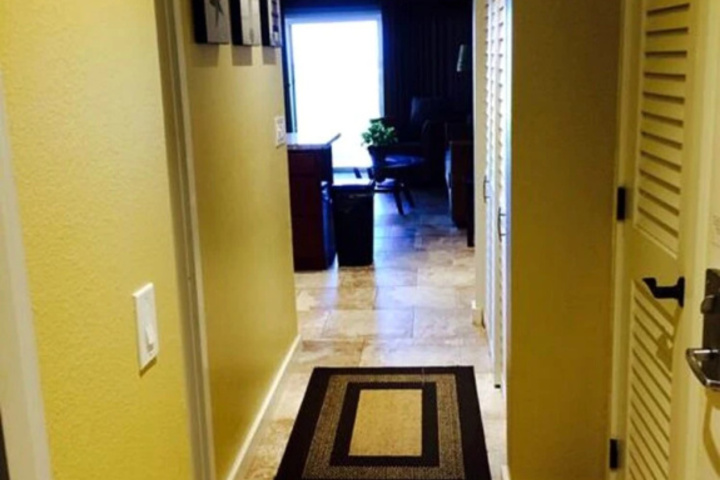 hotel_rooms