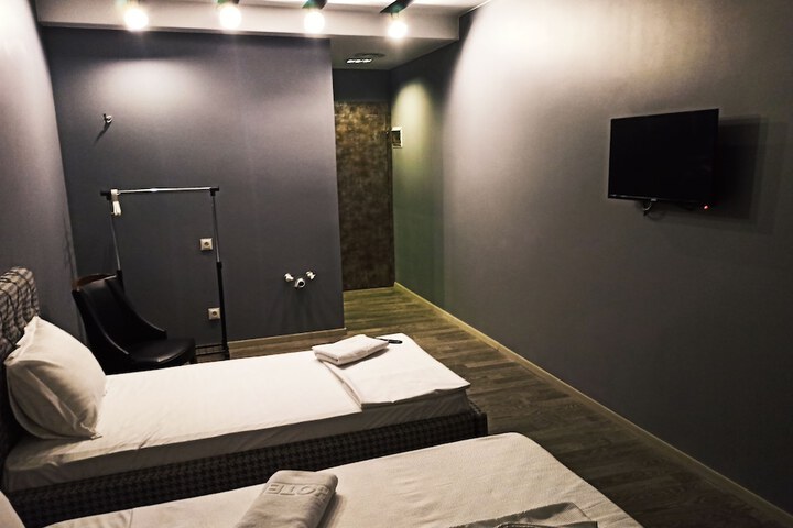 Room 35 of 80