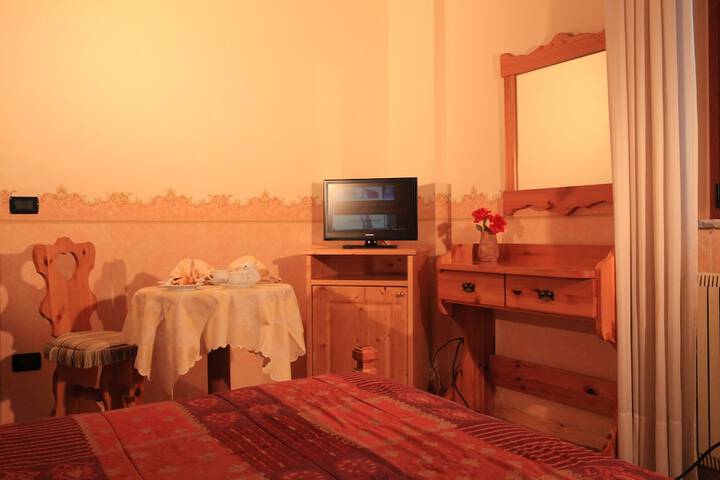 Room 9 of 34