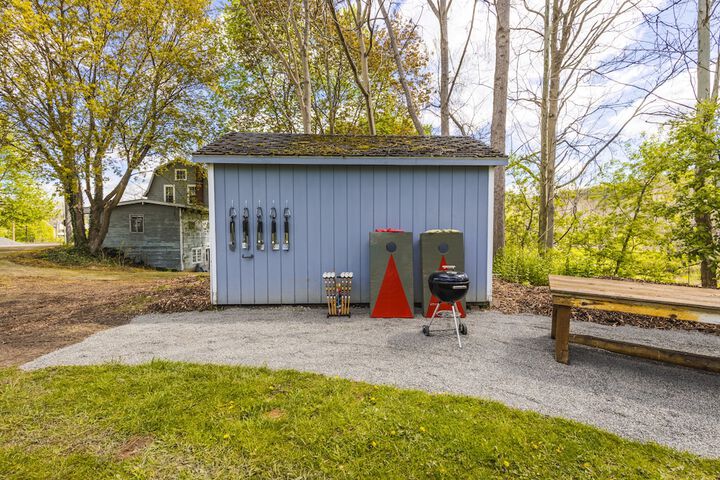 Property Grounds 52 of 55