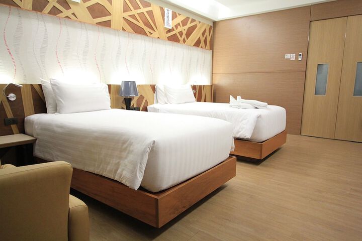 Room 25 of 60