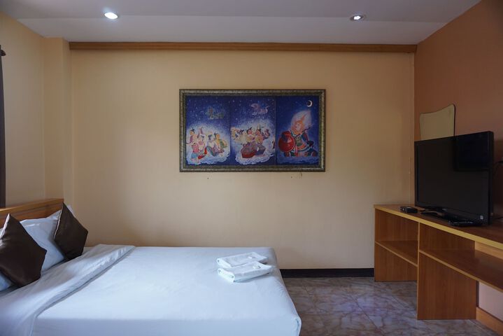Room 12 of 40