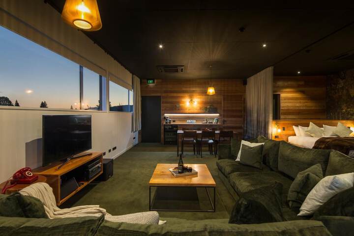 Room 16 of 35