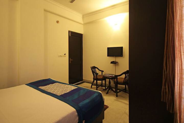 Room 12 of 21