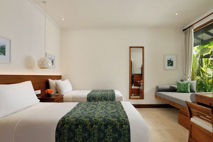 Room 6 of 96