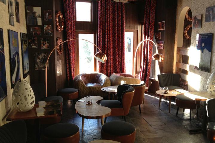 Lounge 56 of 73