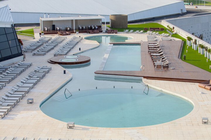 Pools & Facilities