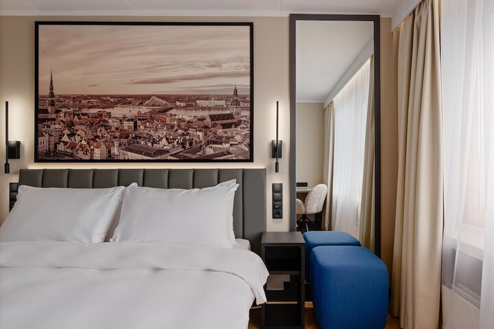Room 48 of 113