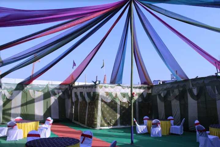 Ballroom/Hall 19 of 27