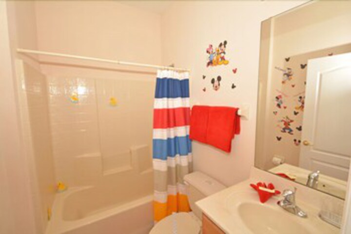 Room 3 of 35