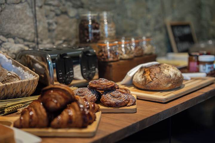Breakfast/Coffee Service 97 of 100
