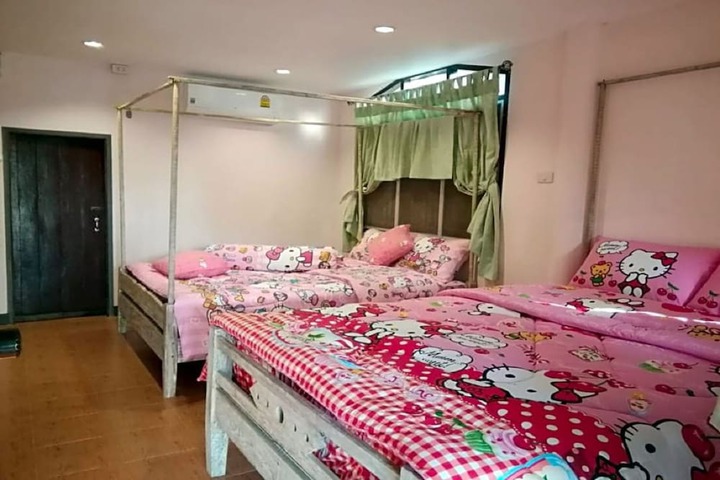 Room 4 of 116