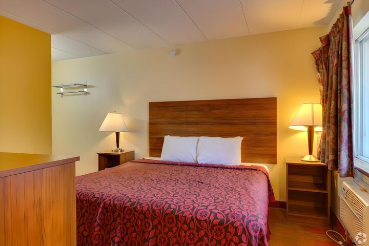 Room 5 of 23