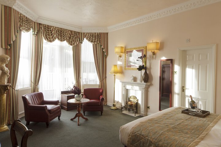 Room 2 of 48