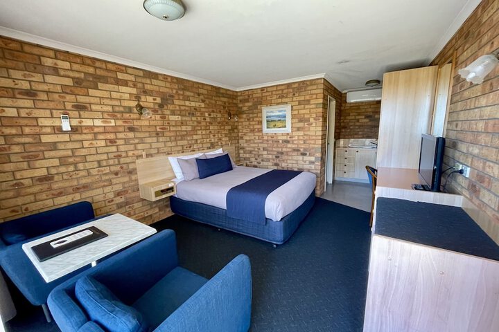 Room 2 of 26