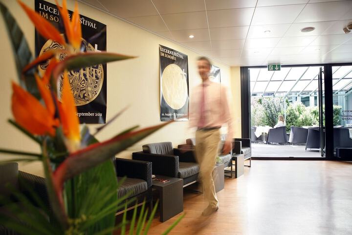 Entrance & Lobby