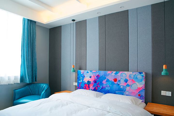 Room 10 of 47