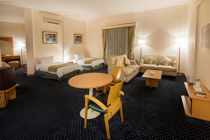 Room 16 of 50
