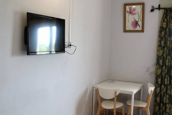 Room 10 of 17