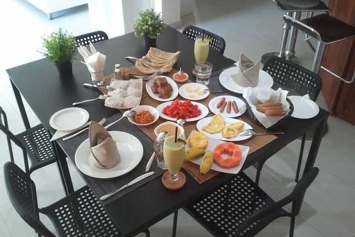 Breakfast/Coffee Service 30 of 34