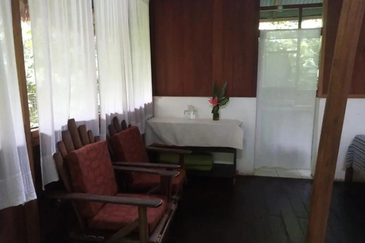 Room 4 of 20