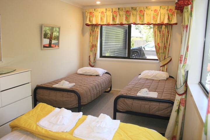 Room 13 of 76