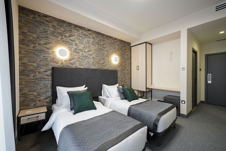 Room 27 of 209