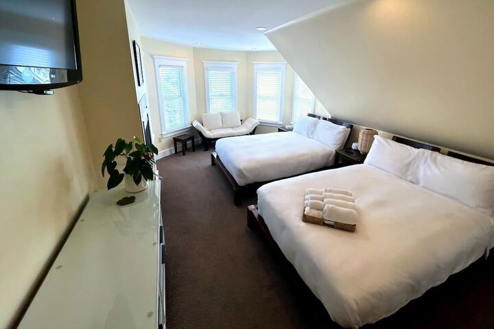 Room 6 of 80