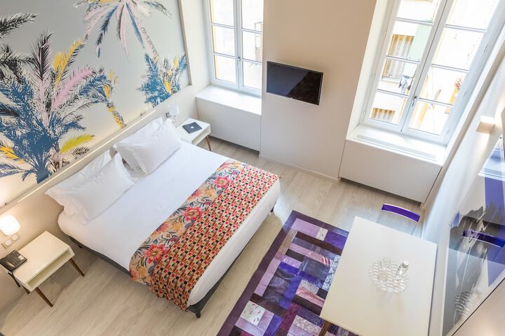 Room 4 of 62