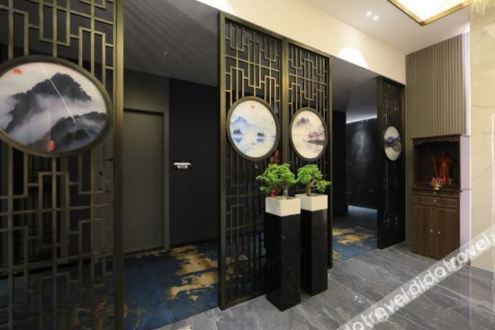 Hotel Interior 7 of 25