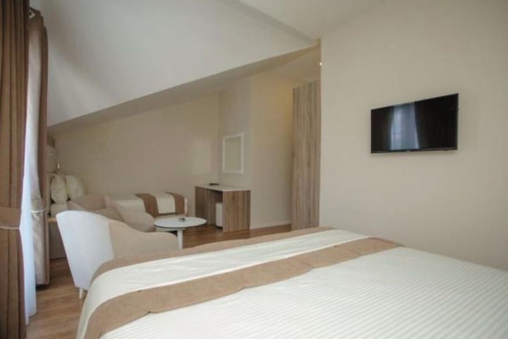 Room 16 of 70