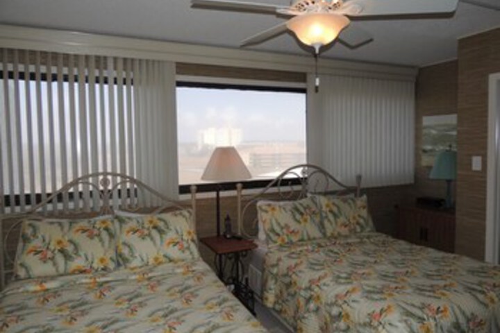 Room 33 of 36