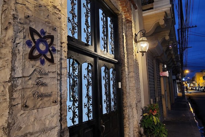 Exterior of Hotel Class Colonial