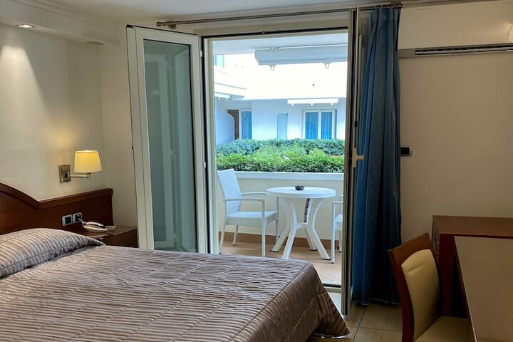 Room 22 of 75