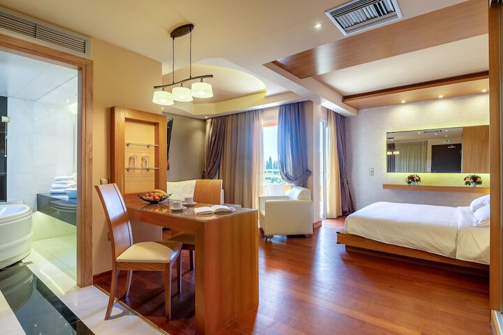 Room 10 of 30