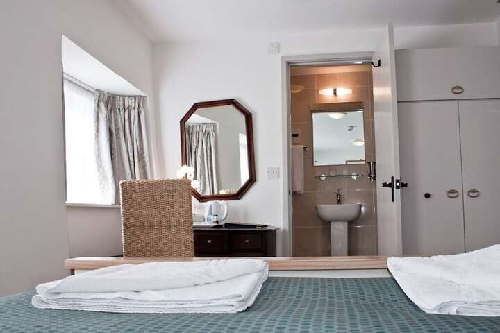 Room 6 of 31