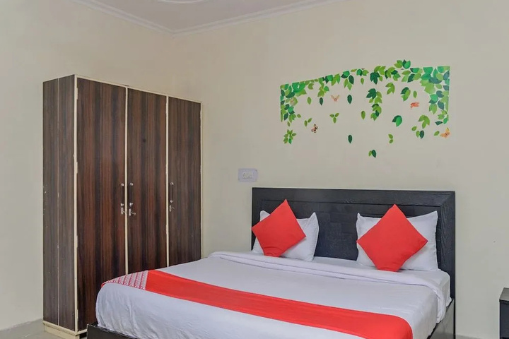Room 2 of 13